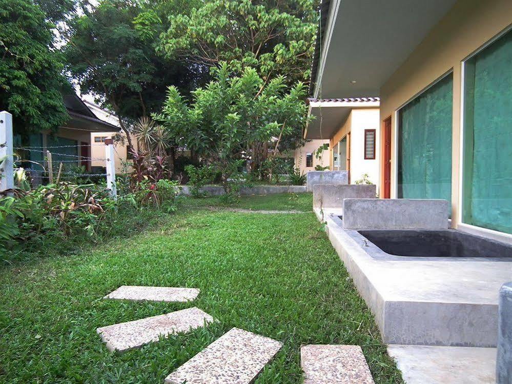 Villa De Mama Rawai Bagian luar foto